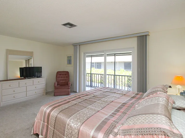 239 Palm Dr #2 — Photo 25