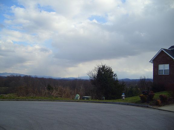 4th image of Grace Meadows Ct