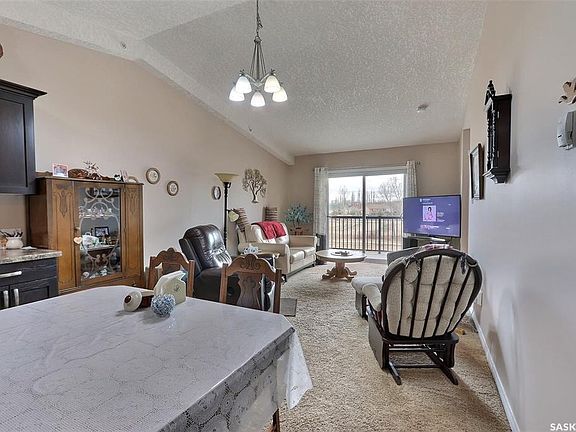 5th image of UNIT 401-1501 15th STREET E