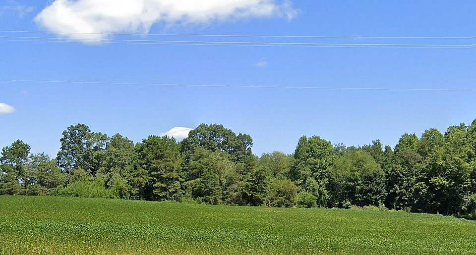 1st image of Forest Hills Dr