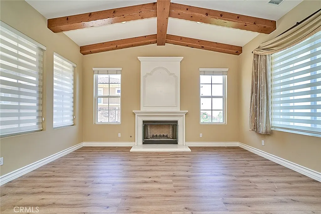 4 bed, 4.5 bath, 4142 sqft, $5,000 — Photo 1