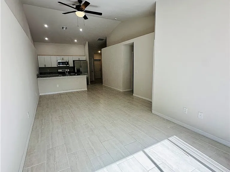 3310 NW 17th Ln — Photo 4