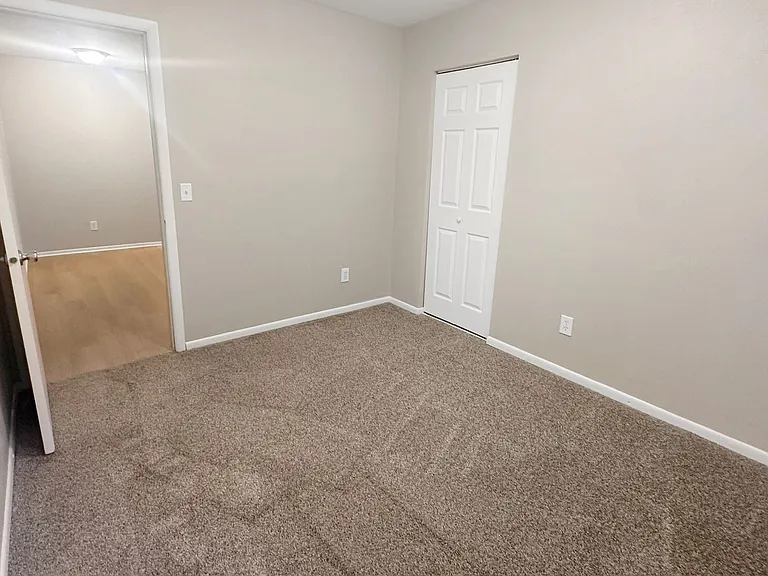 Lakewood Apartments — Photo 29