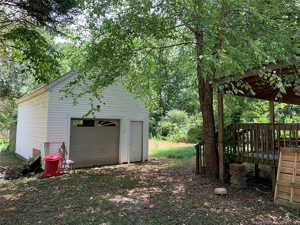 2nd image of 142 Sand Hill Rd