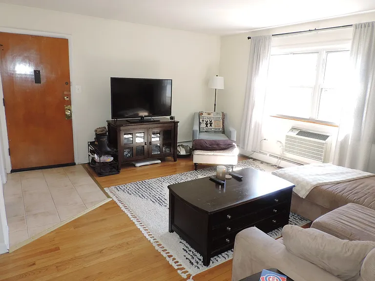 907 Washington St #1A — Photo 3