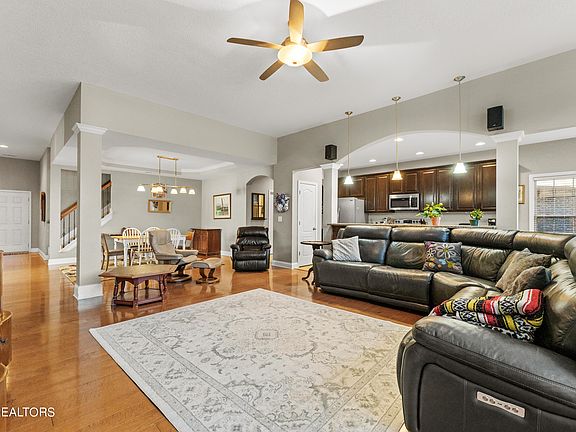 4th image of 12854 Lily Pond Ln