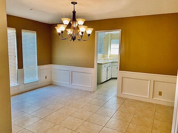 3rd image of 3801 Hillcrest Dr