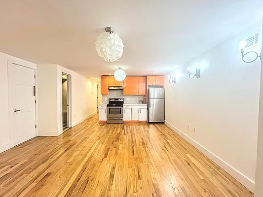 Rented by Friedman Mayer, LREB | media 11