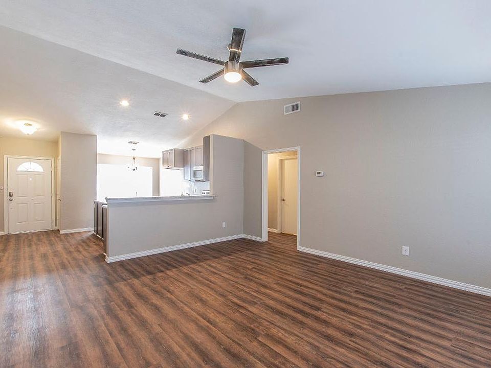 1st image of 1213 Wyndham Dr
