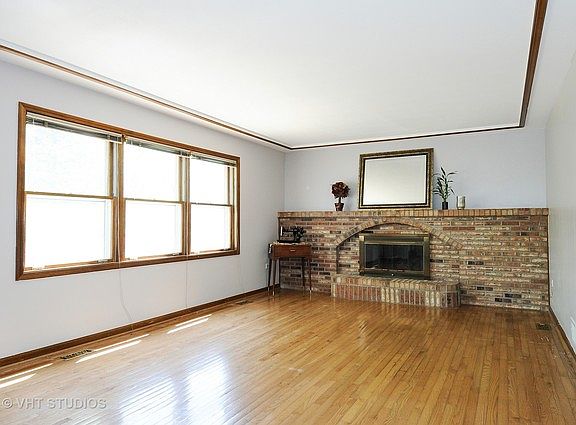 4th image of 2444 Kingsley Dr