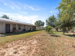 944 County Road 769, Devine, TX 78016