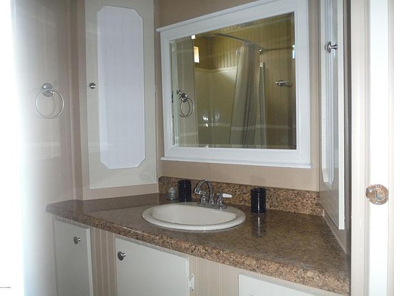 4th image of 840 Wren Cir