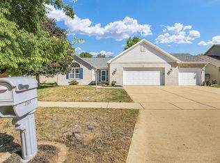 2004 Emerald Dr, Champaign, IL 61822