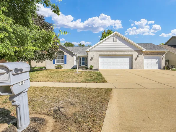 2004 Emerald Dr, Champaign, IL 61822