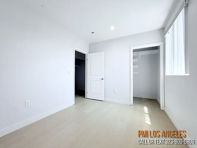 206 1/2 E 87th Pl — Photo 4