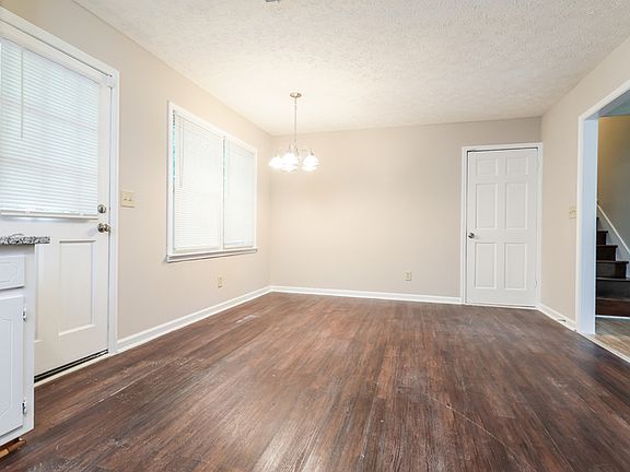 4th image of 4031 Wrexham Dr SW