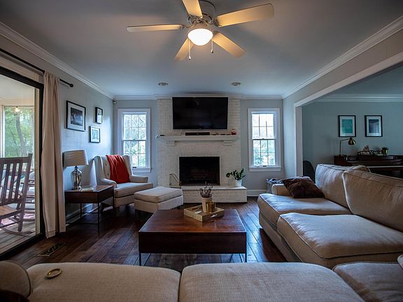 4th image of 4011 Windwood Cres