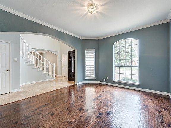 5th image of 5009 Forest Lawn Dr