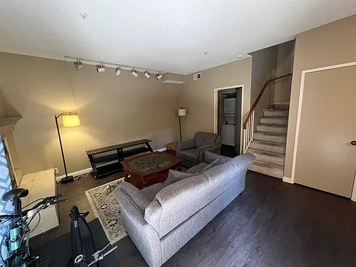 222 S Catalina Ave #9 Photo 1 222 S Catalina Ave #9 Photo 1