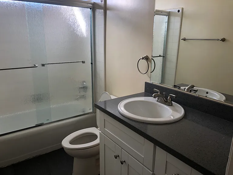 1635 Lake St #5 — Photo 3