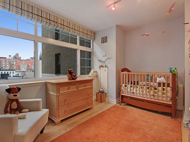 272 W 107th St #4D — Photo 6
