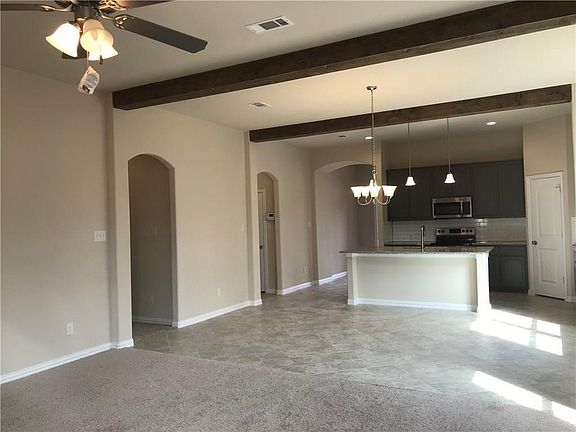 5th image of 1810 Silver Oaks Dr