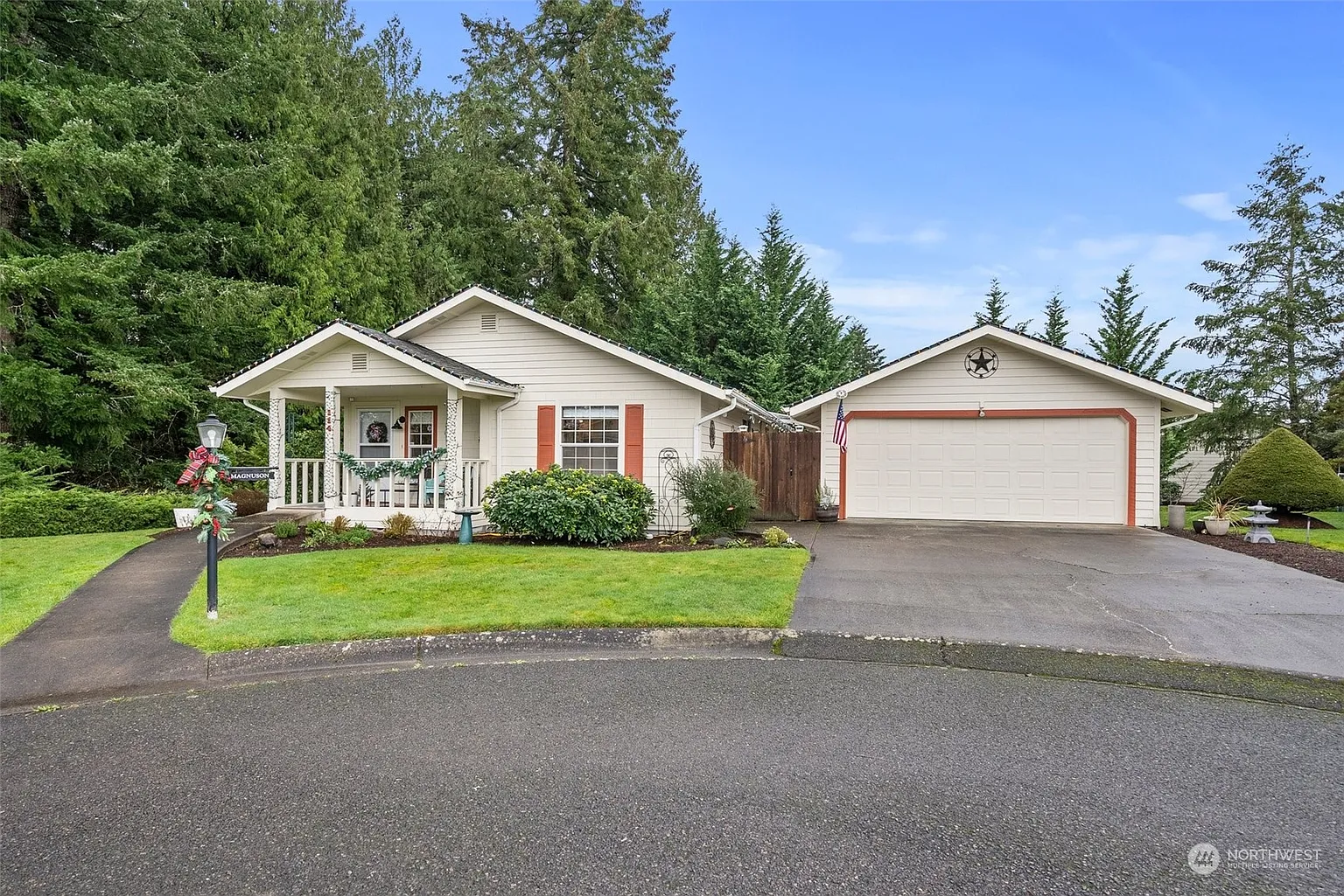 114 Longfellow Lane photo 1