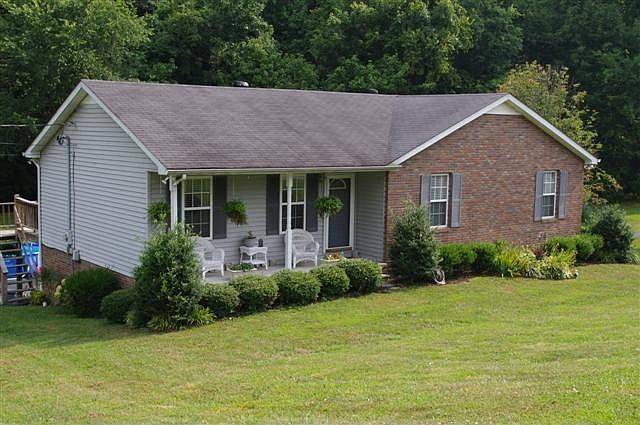 1st image of 121 Sanders Dr