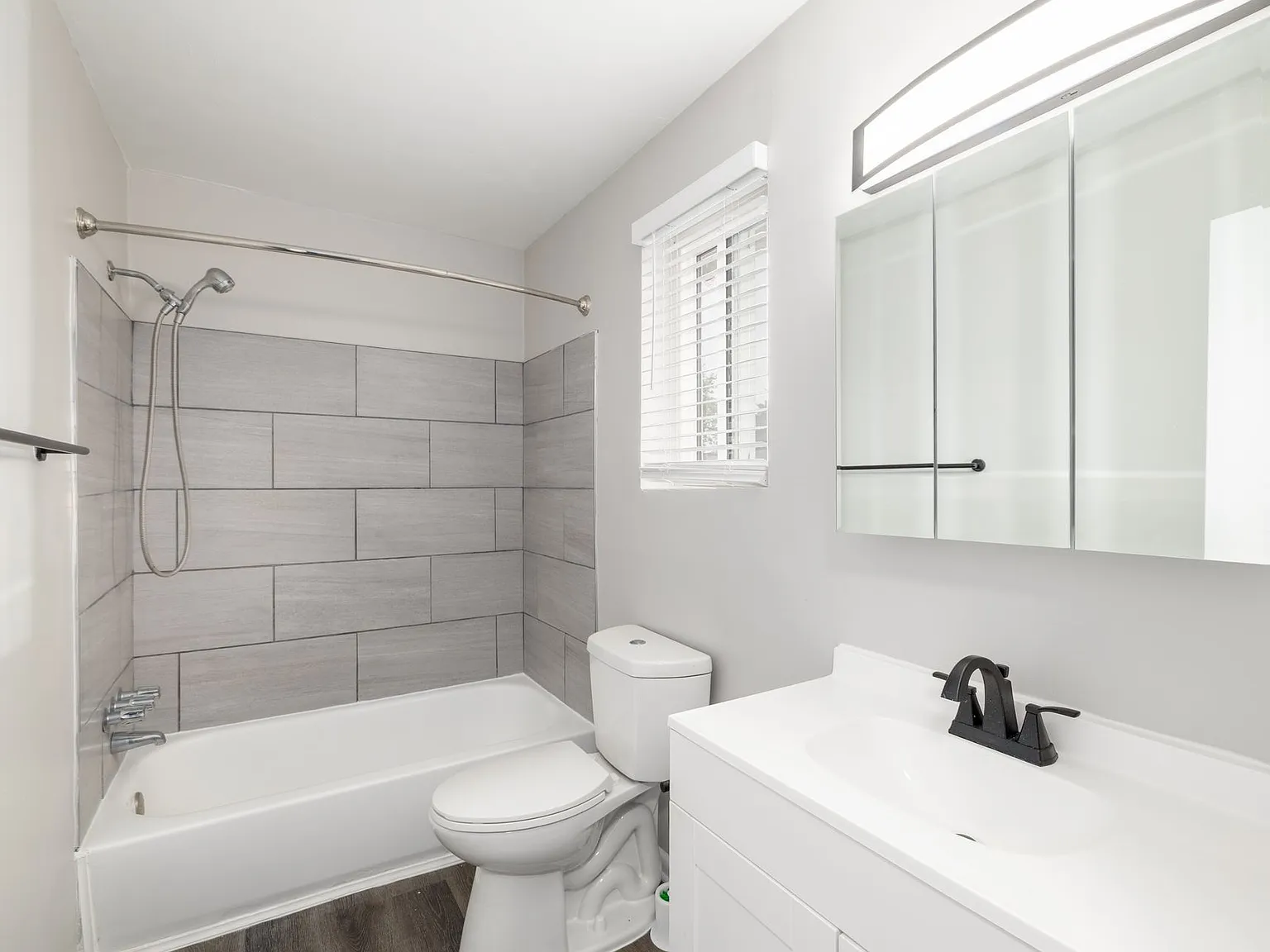 Livingstone Apartment Homes — Photo 3