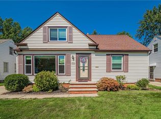 29013 W Willowick Dr, Eastlake, OH 44095