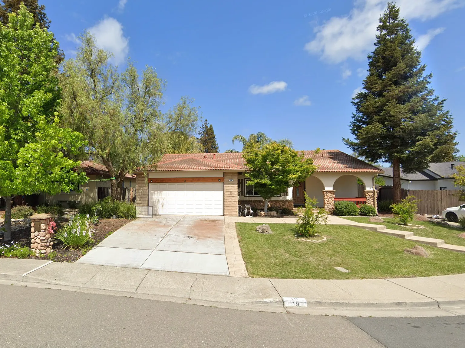 3 bed, 1760 sqft, $4,800 — Photo 1
