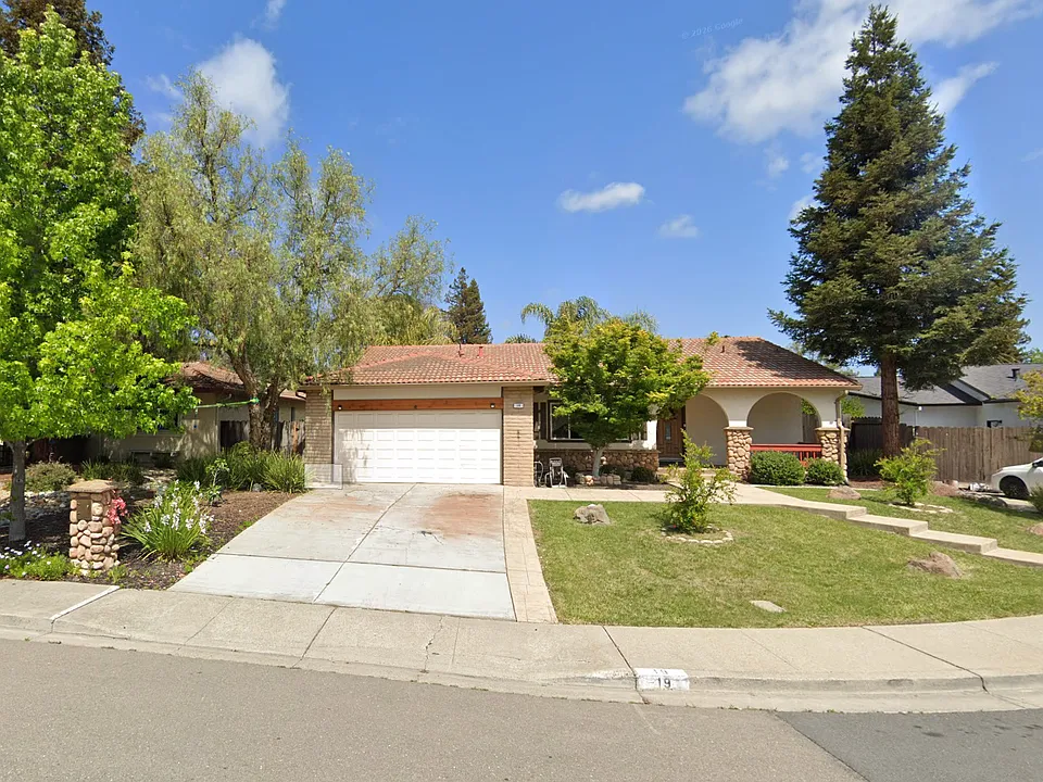 19 Saint Michael Ct