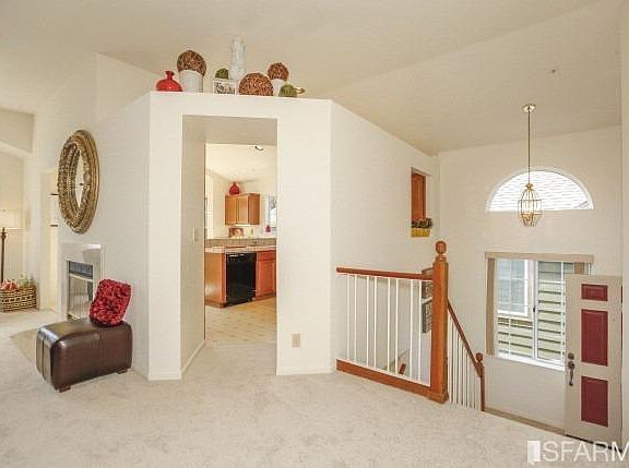 5th image of 211 Southhill Ct
