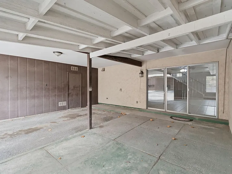 100 Royal Way Dr #17C — Photo 27