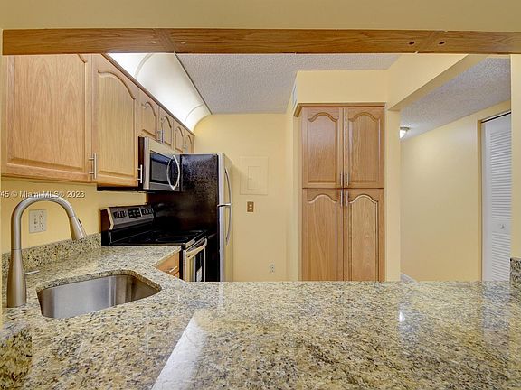 4th image of 201 Foxtail Dr APT B1