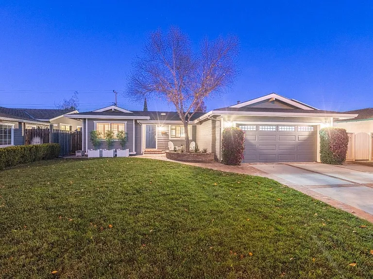 5140 Noella Way — Photo 1