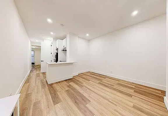 2nd image of 2785 Broadway APT 4L