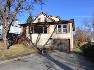 1114 Jackson Ave, Wauconda, IL 60084