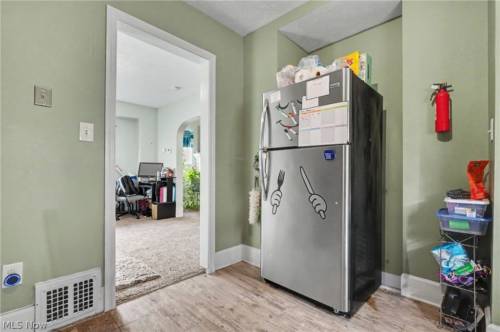 811 E Crosier St, Akron, OH - View 4