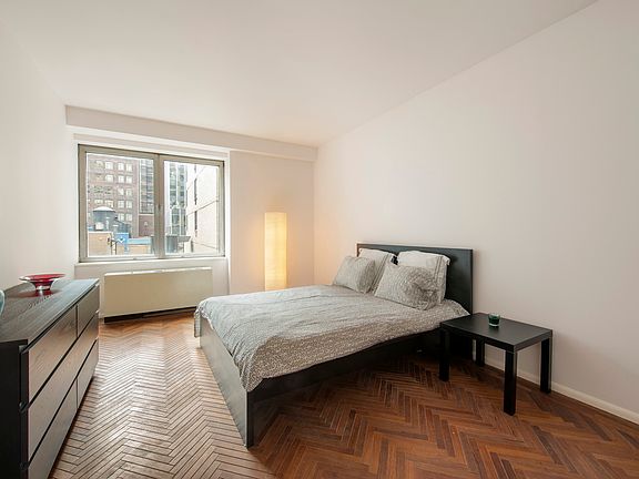 3rd image of 216-218 E 47th St #6B