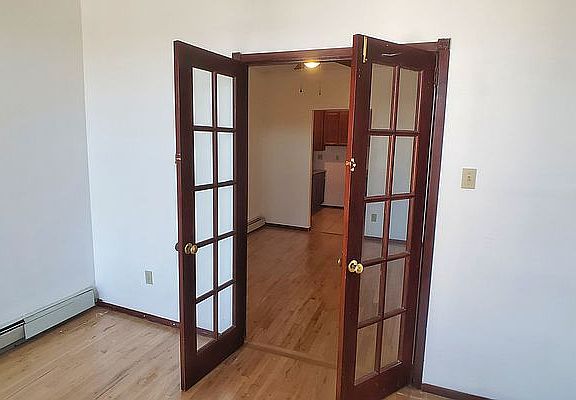 3rd image of 619 Grand Ave APT 2