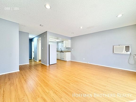 3rd image of 3757 S Canfield Ave #204