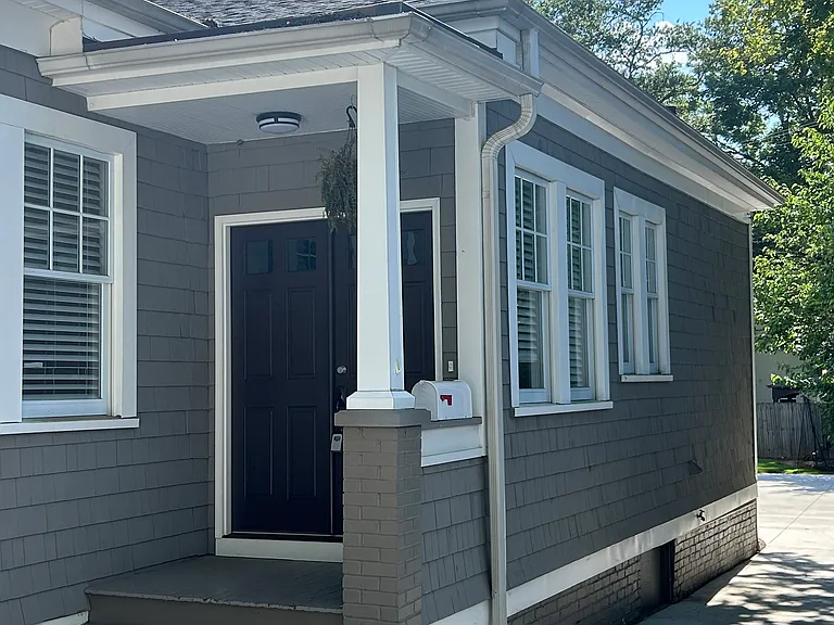 2114 Crescent Ave — Photo 1