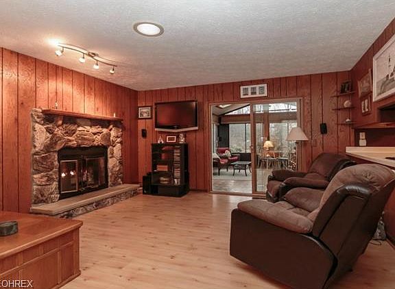 2nd image of 9238 Thomas Ct