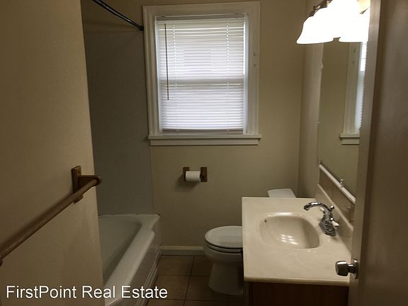 4th image of 7405 Tacoma Ave S