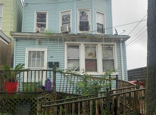 20-21 129th St, College Pt, NY 11356