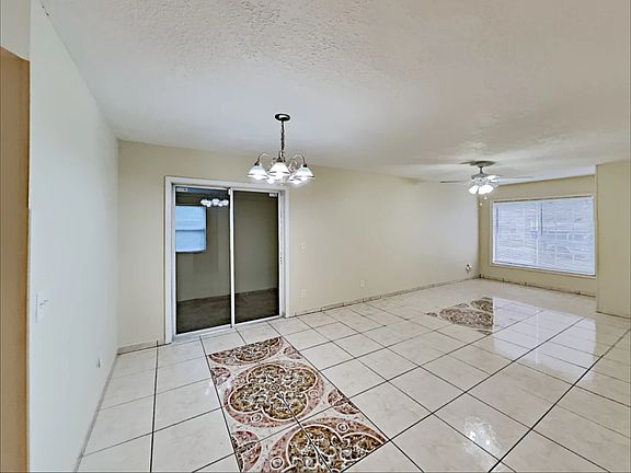 4th image of 2457 Boulder Dr