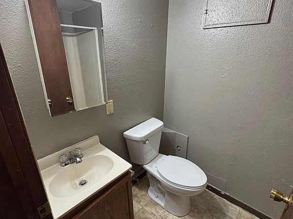 5th image of 818 N 7th St APT 2