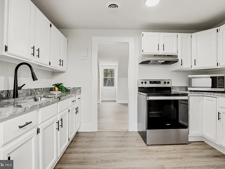 707 N Hickory Ave #3 — Photo 11