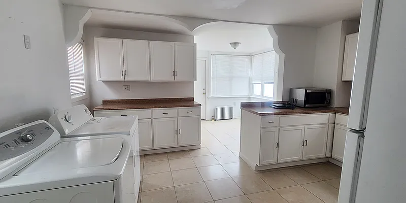 Rented by BIRKAT REALTY INC | media 6